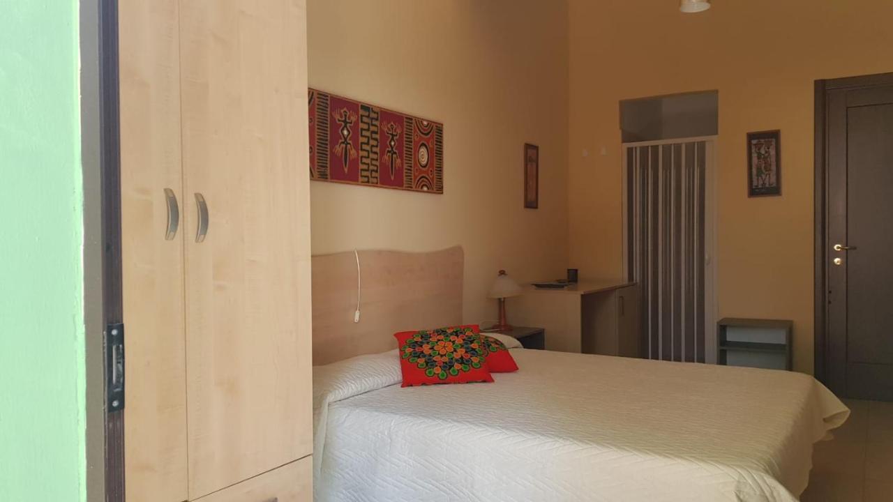 B&B Villa Vittorio 加拉托内 外观 照片