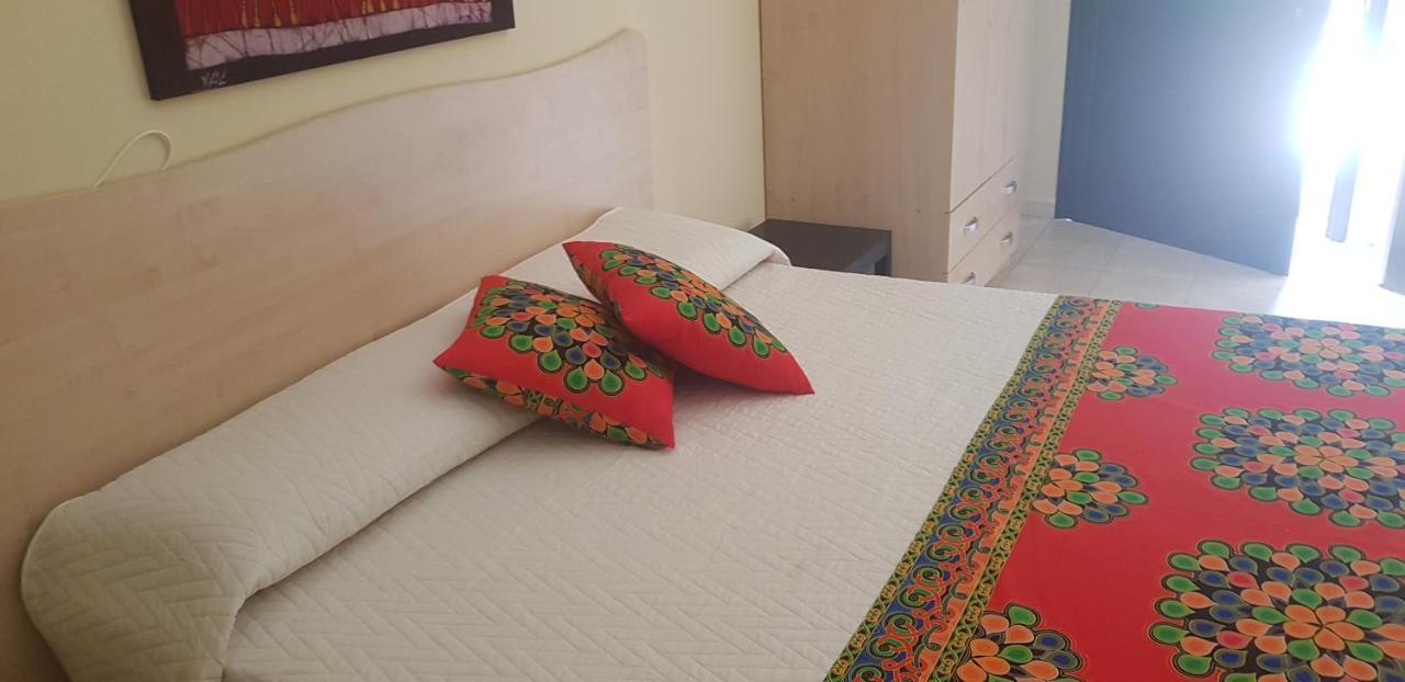 B&B Villa Vittorio 加拉托内 外观 照片