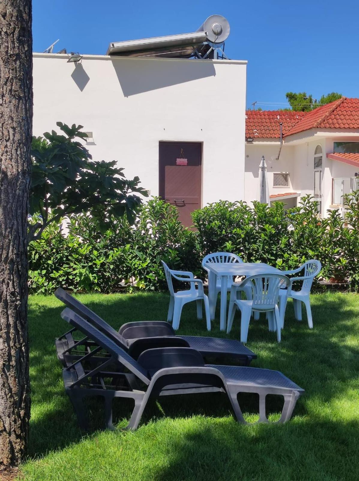 B&B Villa Vittorio 加拉托内 外观 照片